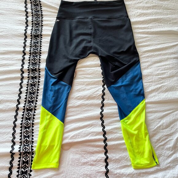 Fabletics PowerHold High-Waisted 7/8 Leggings Women’s Size Medium - Picture 7 of 10